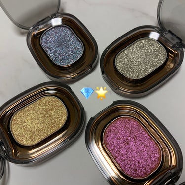 ASTRAL LIGHT EYESHADOW/Ameli/単色アイシャドウを使ったクチコミ（2枚目）