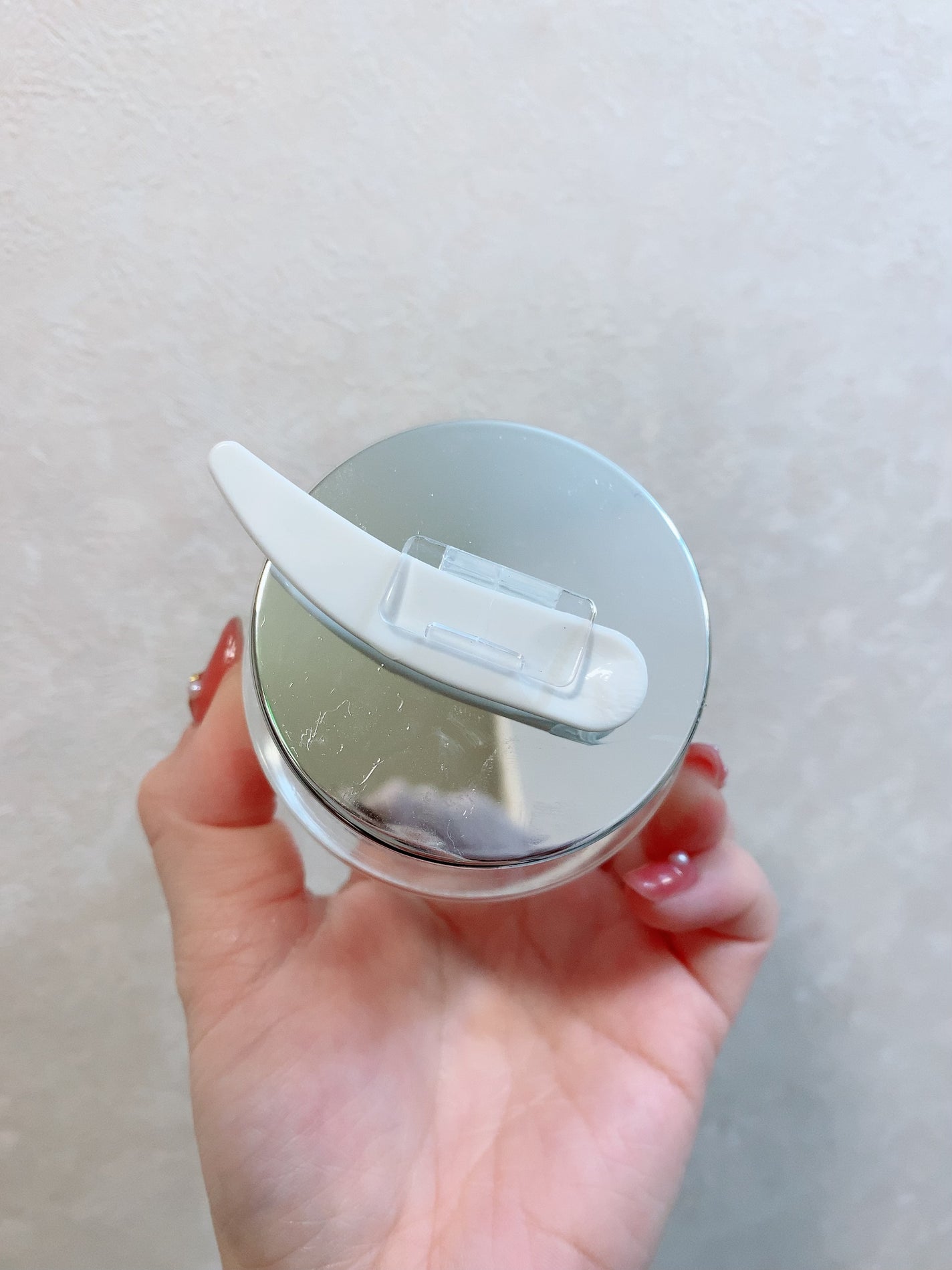 ちろこ on LIPS 「クリームの容器などのスパチュラ、どこかにいっちゃわないように...」(3枚目)