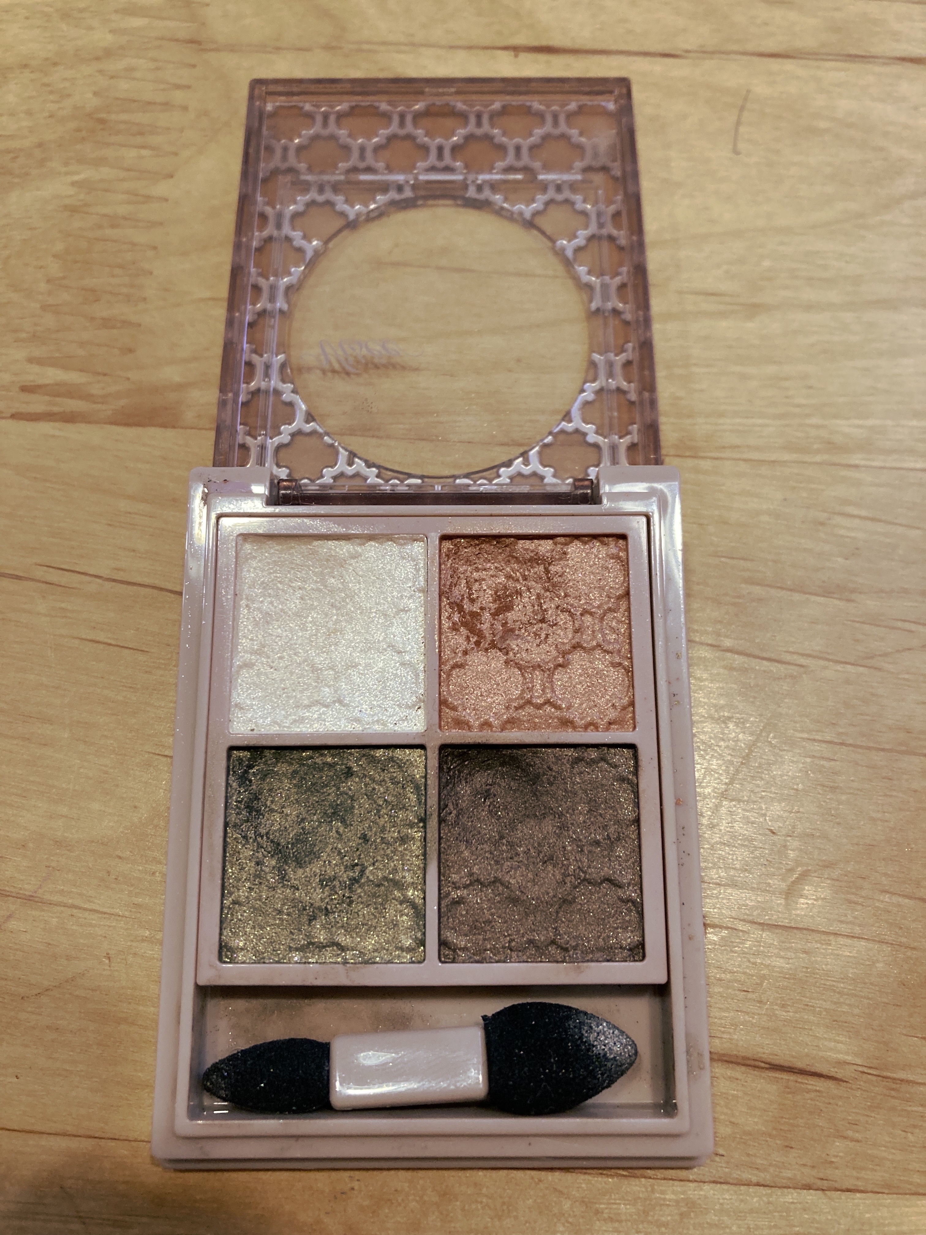 グロッシーリッチ アイズ N/Visée/アイシャドウパレットを使ったクチコミ（2枚目）