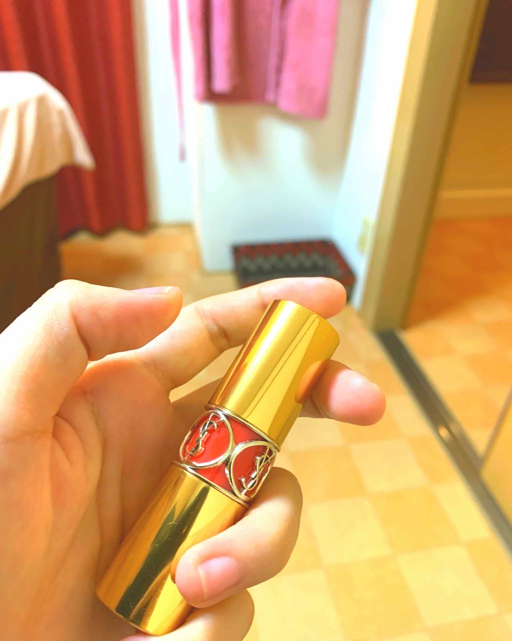 sparkle_gloss_lxo6 on LIPS 「イヴ・サンローランルージュヴォリュプテシャインNo.82発色が..」(1枚目)