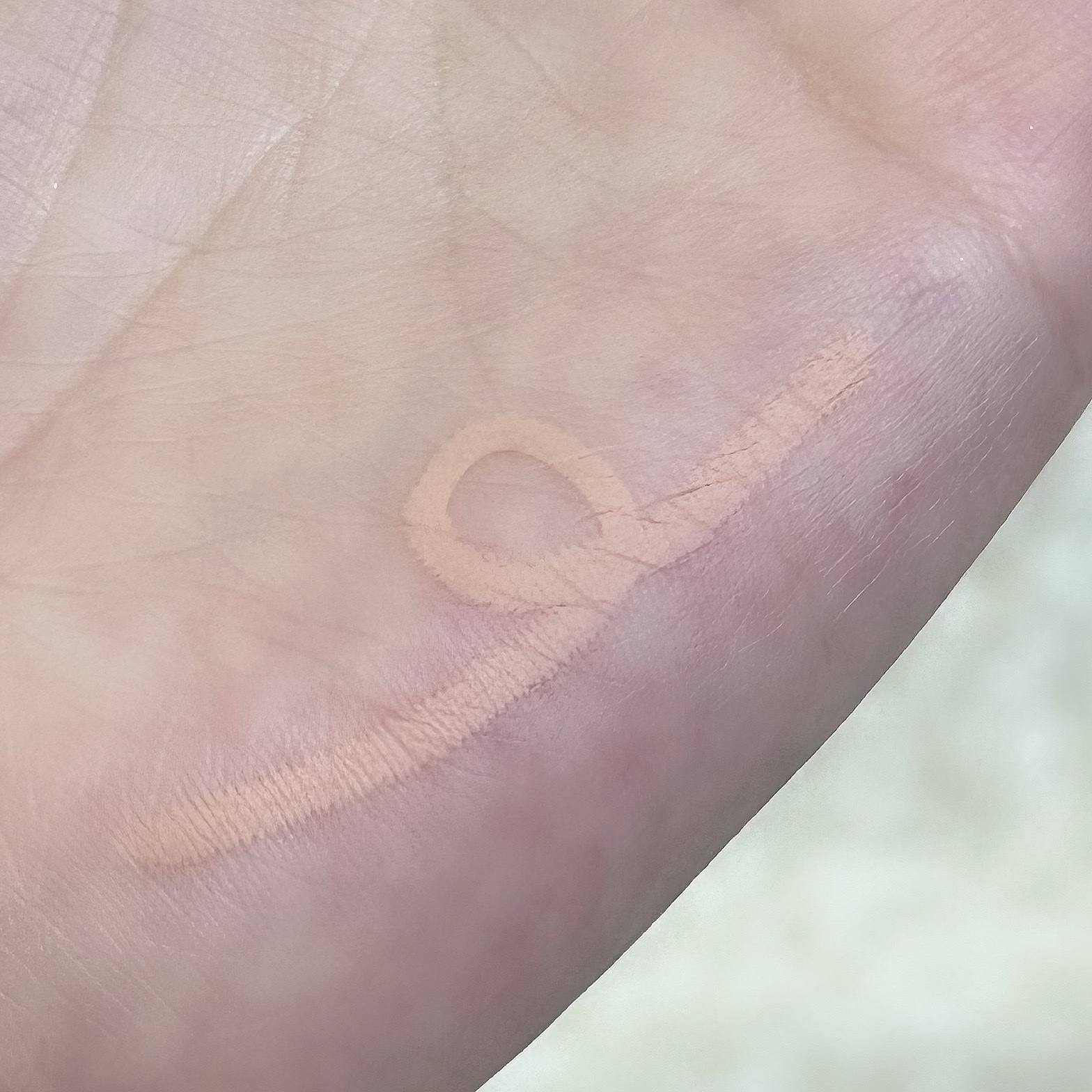 描くアイゾーンコンシーラー/CEZANNE/ペンシルコンシーラーを使ったクチコミ（2枚目）