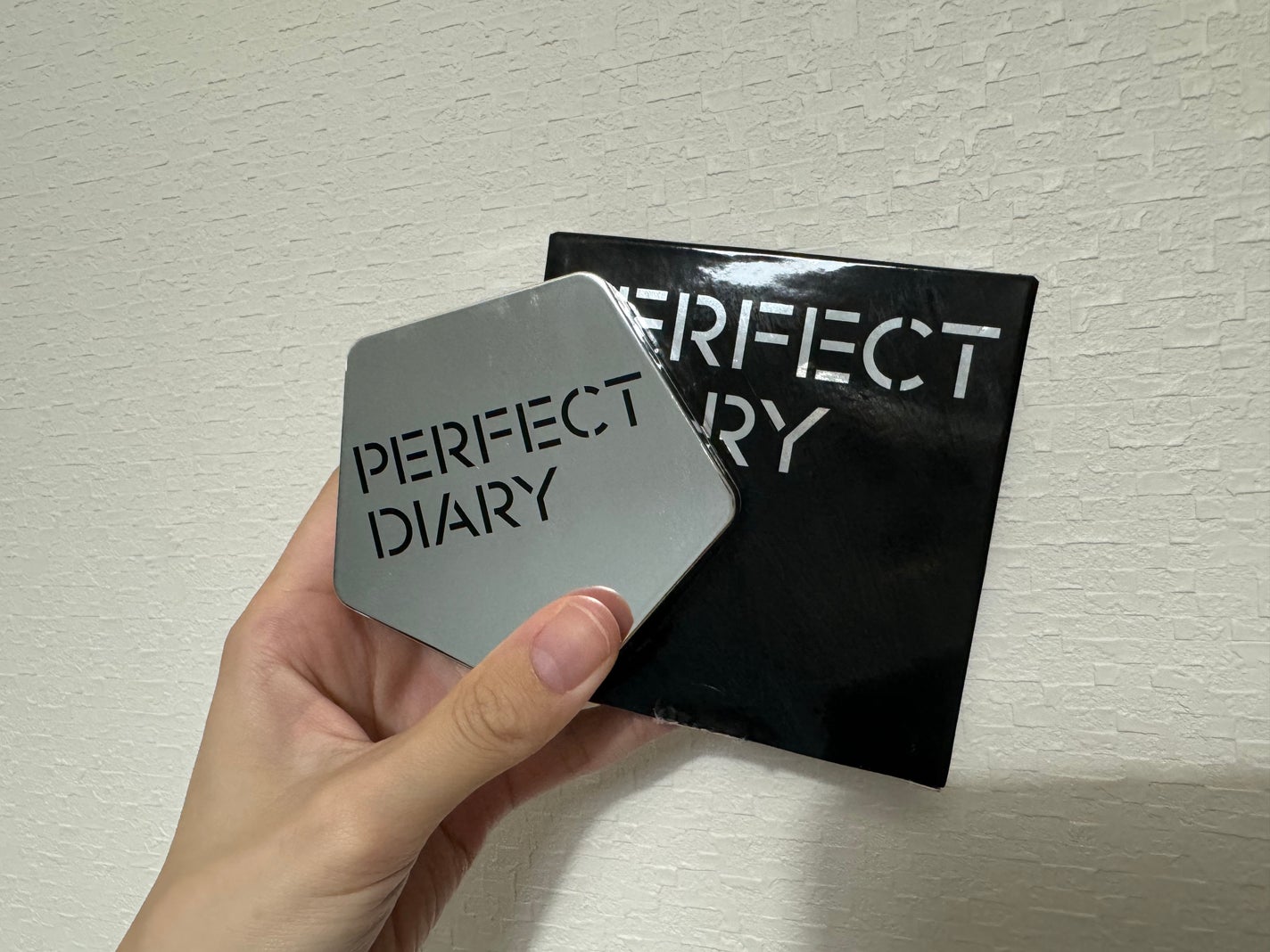 スターダストダイヤモンドハイライトパウダー/PERFECT DIARY/パウダーハイライトを使ったクチコミ(1枚目)