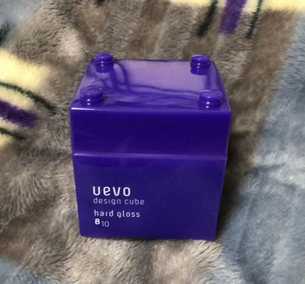 ウェーボ デザインキューブ デザインキューブ ハードグロスのクチコミ「ウェット感がそこそこ綺麗で重め。
香りはそこそこ強い。
青いパールが艶出しになるんだけど、時間.....」(1枚目)