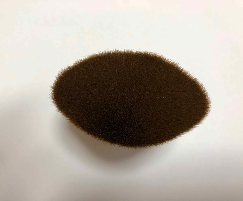 ペタル 55 ファンデーション ブラシ/shu uemura/メイクブラシを使ったクチコミ（2枚目）