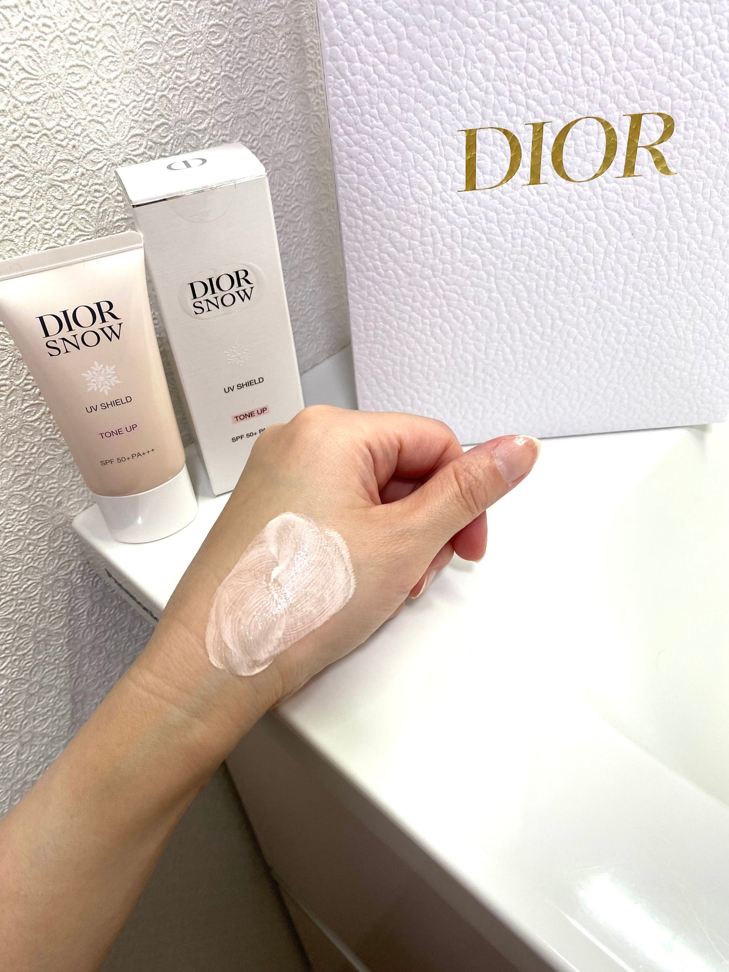 ディオール スノー UVシールド トーンアップ 50+/Dior/日焼け止めミルクを使ったクチコミ(4枚目)