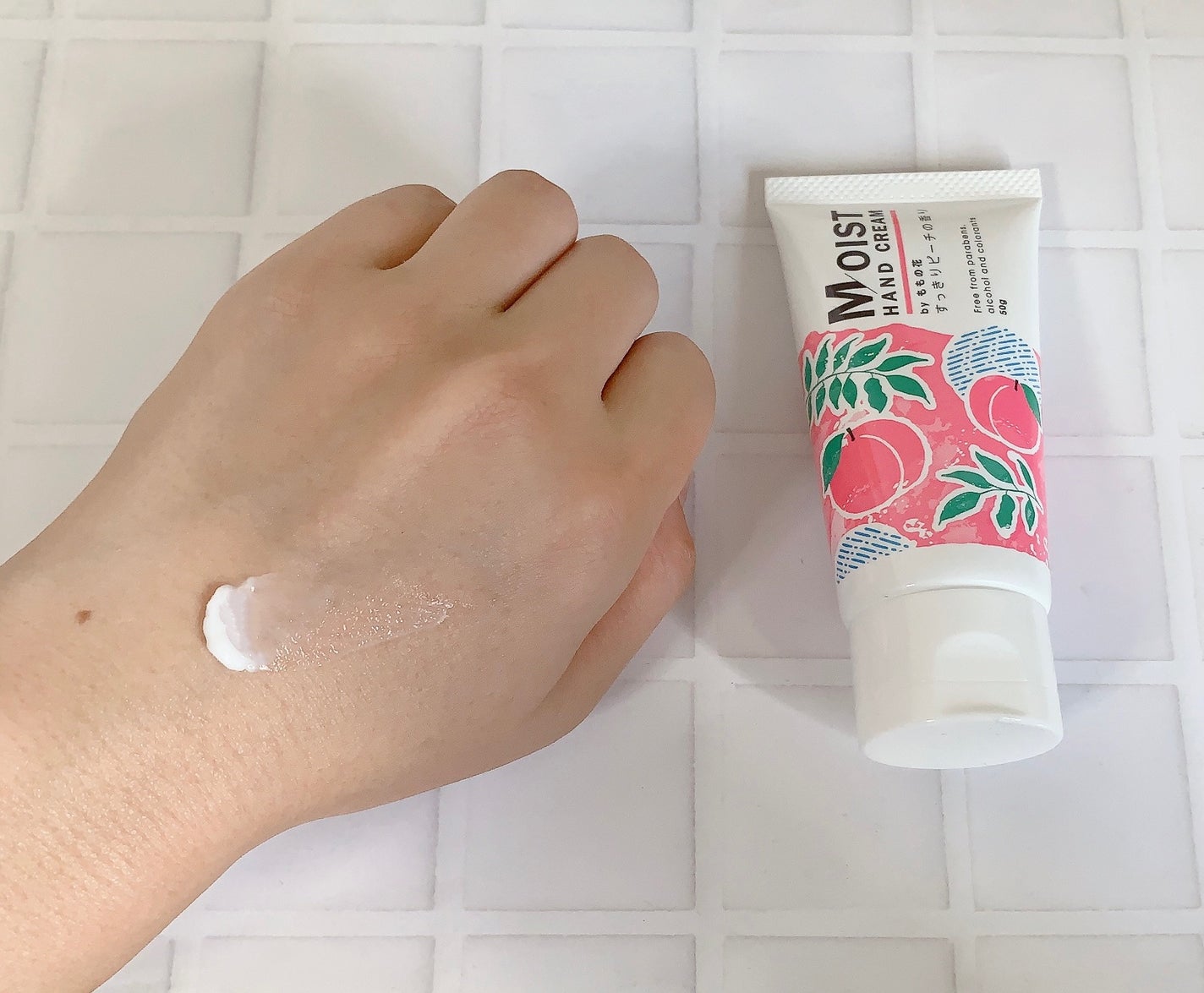 ももの花 モイストハンドクリーム すっきりピーチの香り/オリヂナル/ハンドクリームを使ったクチコミ(5枚目)