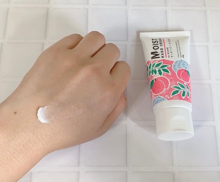 ももの花 モイストハンドクリーム すっきりピーチの香り/オリヂナル/ハンドクリームを使ったクチコミ(5枚目)