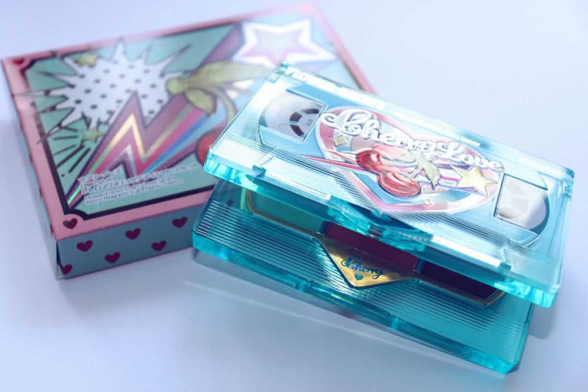 レトロマグネティック アイシャドウパレット/FlowerKnows/アイシャドウパレットを使ったクチコミ（1枚目）