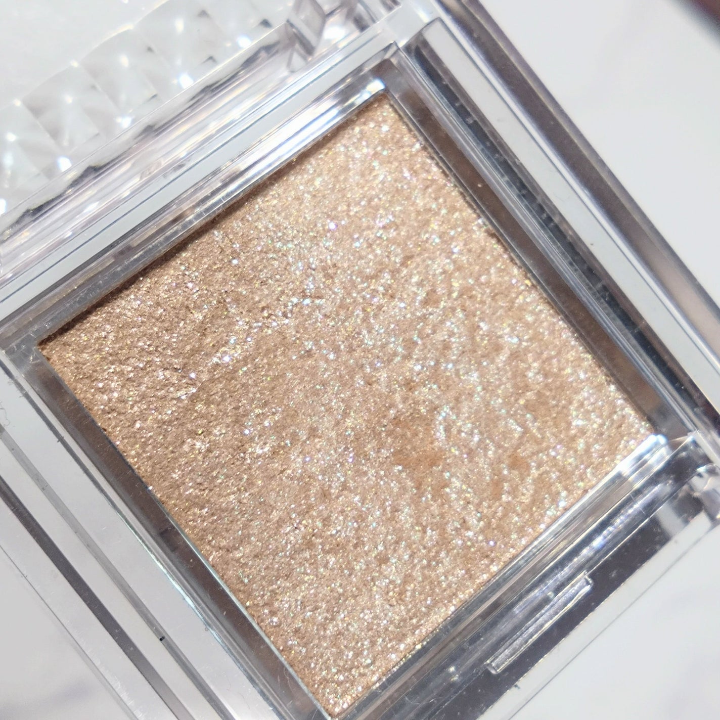 シングルカラーアイシャドウ/CEZANNE/単色アイシャドウを使ったクチコミ(3枚目)