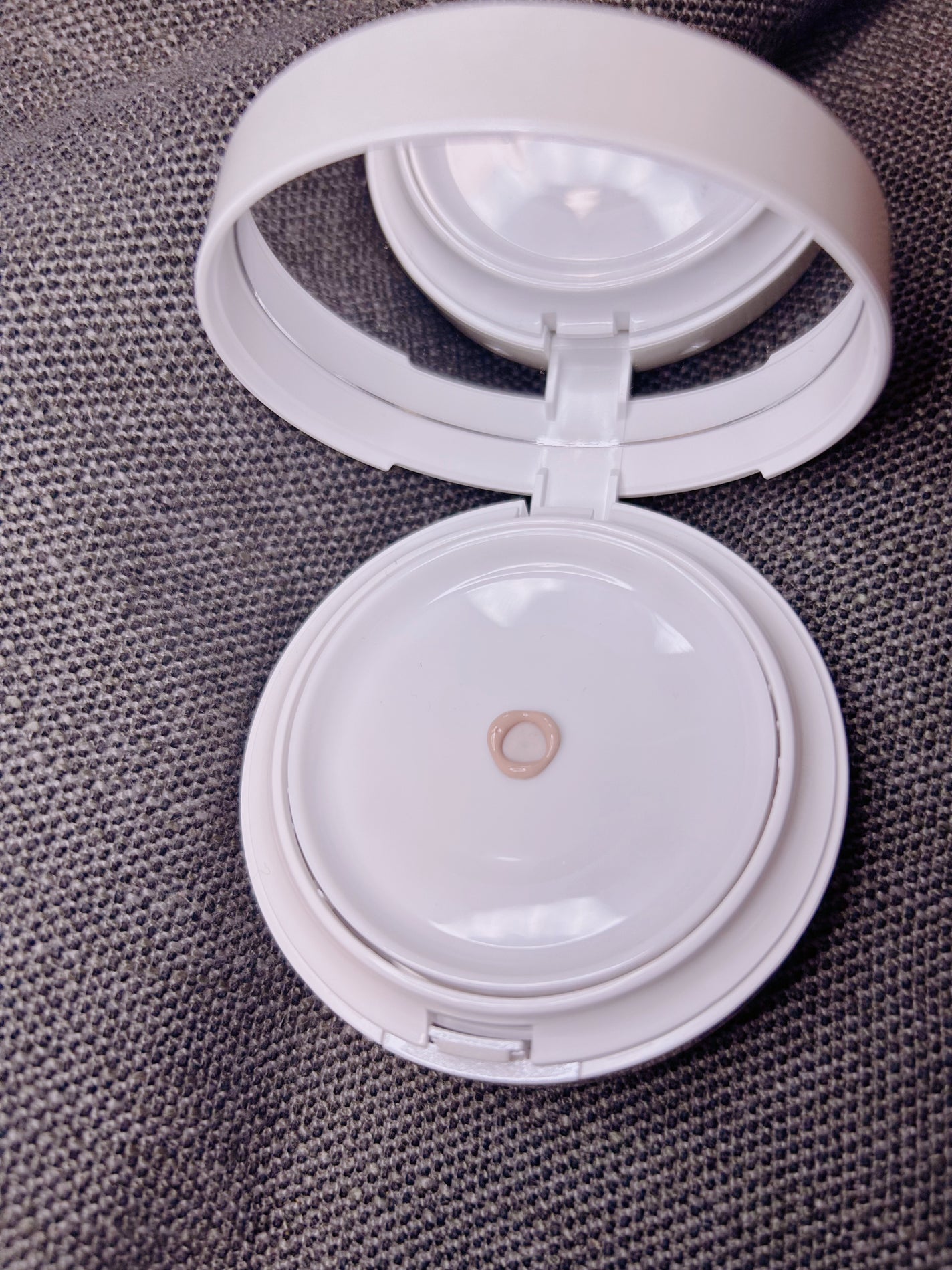 V3 ブリリアント ファンデーション/SPICARE/クッションファンデーションを使ったクチコミ(3枚目)