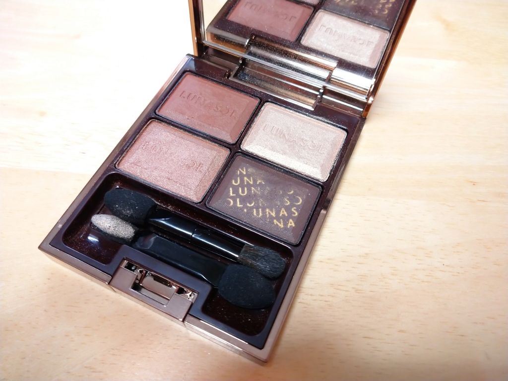 LUNASOL  セレクション・ドゥ・ショコラアイズ  02番 Chocolat Amer

この4色で結構バリエーションのある目元が作れると思います！！！

②と③はパール多め、①と④はマット寄りです。
また個人的にはアイシャドウパレット