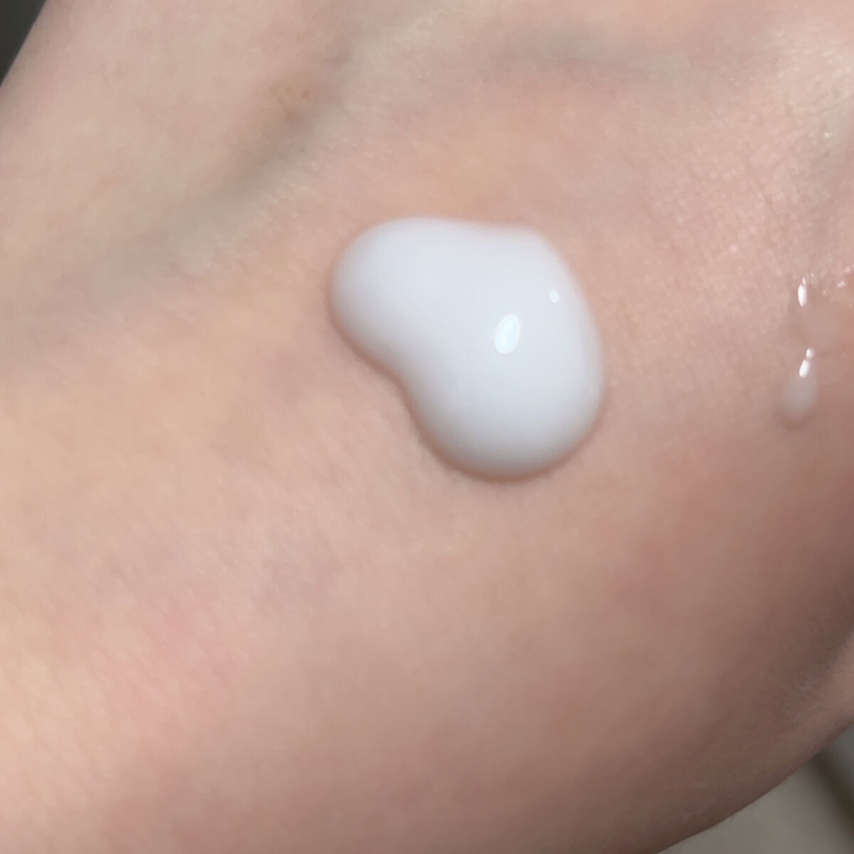 エモリエントミルク /cerXcer/乳液を使ったクチコミ（3枚目）