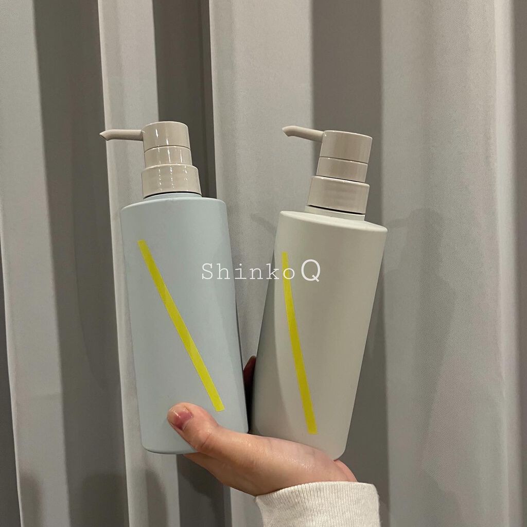 今までで1番納得した自分好みの
シャンプートリートメント🧴

香りは好みがあるけど
1日分のお試しがあるから試してほしい✨

アクアマグノリアの香り💐

ダメージで開いてしまったキューティクルを整えてくれるみたいでドライヤー後の髪の毛サ