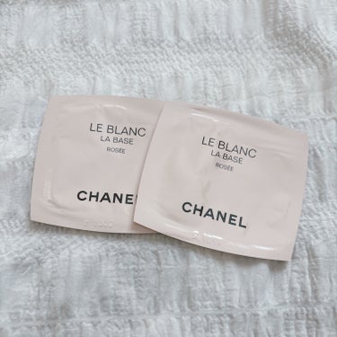 CHANEL ル ブラン ラ  バーズのクチコミ「CHANEL
ル ブラン ラ  バーズ　　ロゼ


サンプル使用です。
これ二つで全顔5回分使.....」（1枚目）