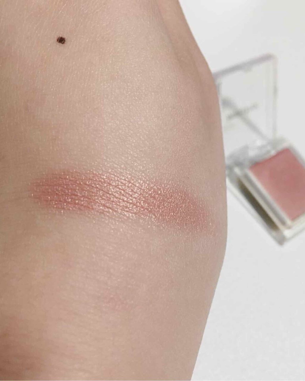 マイアイシャドウ グリッター/innisfree/単色アイシャドウを使ったクチコミ（2枚目）