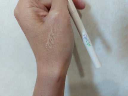 CipiCipi ポイントコンシーラーのクチコミ「ぷっくり涙袋コンシーラー。
やわらかな芯でなめらかな描き心地。
なじみが良く、細身なので涙袋.....」(1枚目)