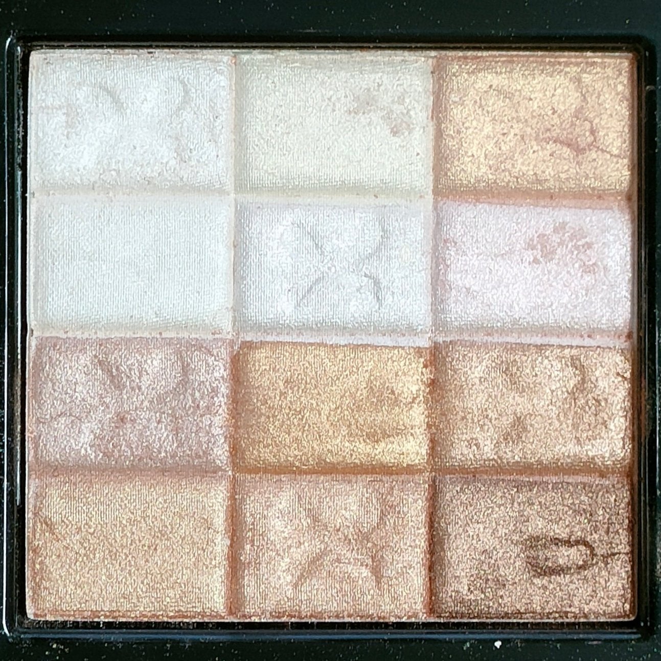 アイ グリッター/ANNA SUI/単色アイシャドウを使ったクチコミ(3枚目)