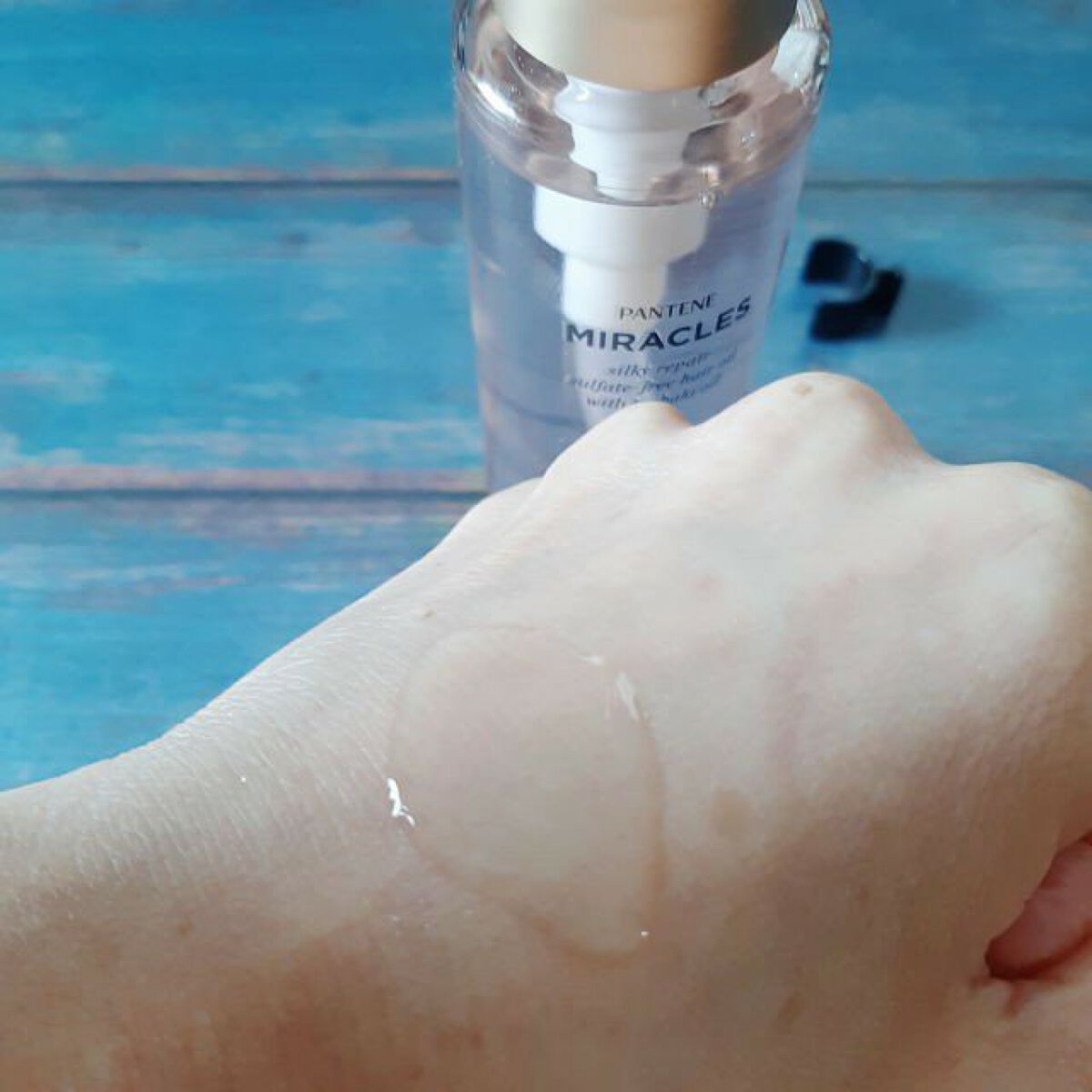 ミラクルズ シルキーリペア 洗い流さないトリートメント/パンテーン/ヘアオイルを使ったクチコミ（3枚目）