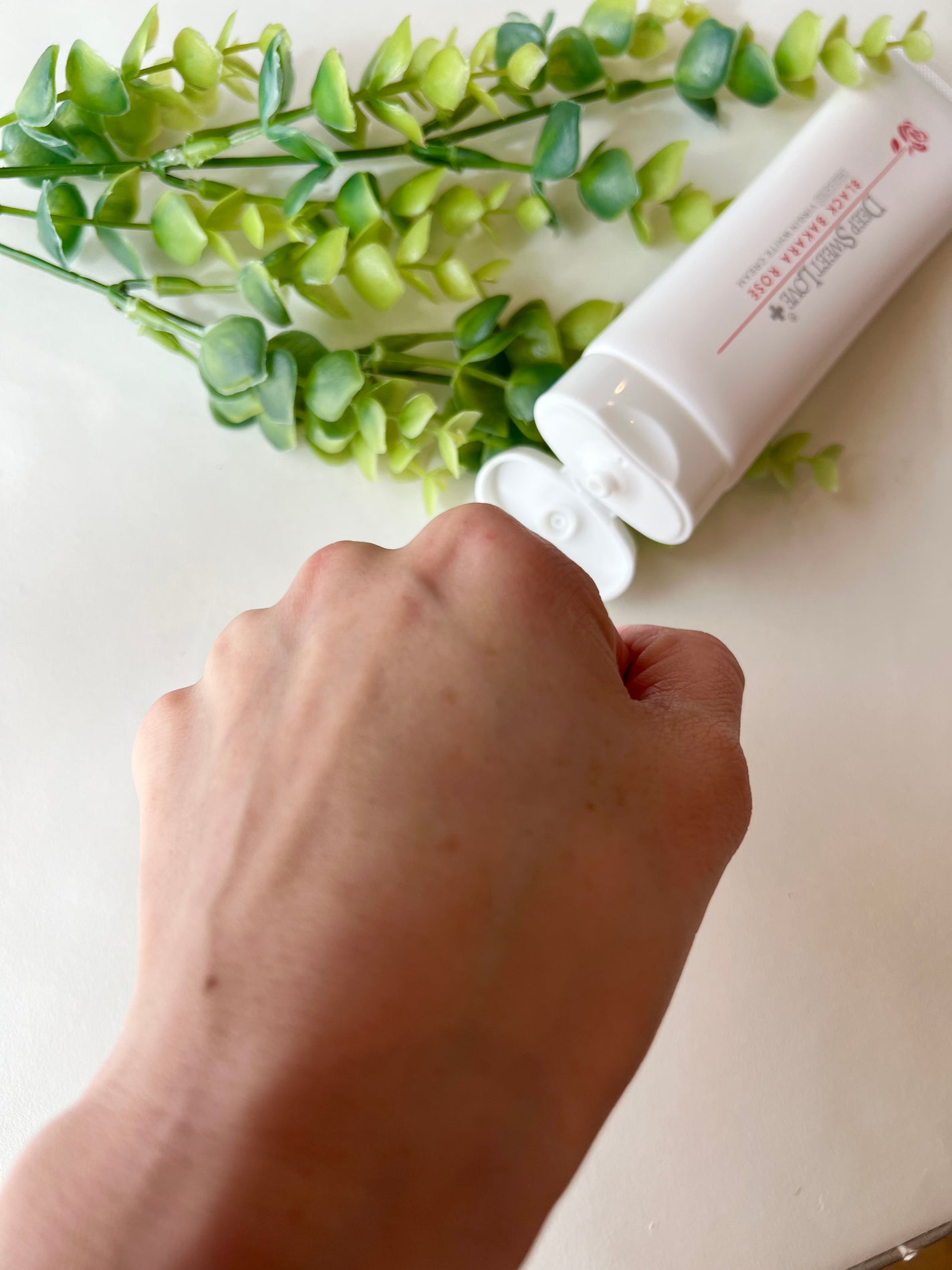 薬用ヴァージンホワイトクリーム/ディープスイートラブ/フェイスクリームを使ったクチコミ(4枚目)