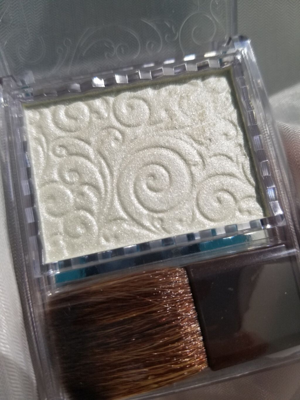 パールグロウハイライト/CEZANNE/パウダーハイライトを使ったクチコミ（2枚目）