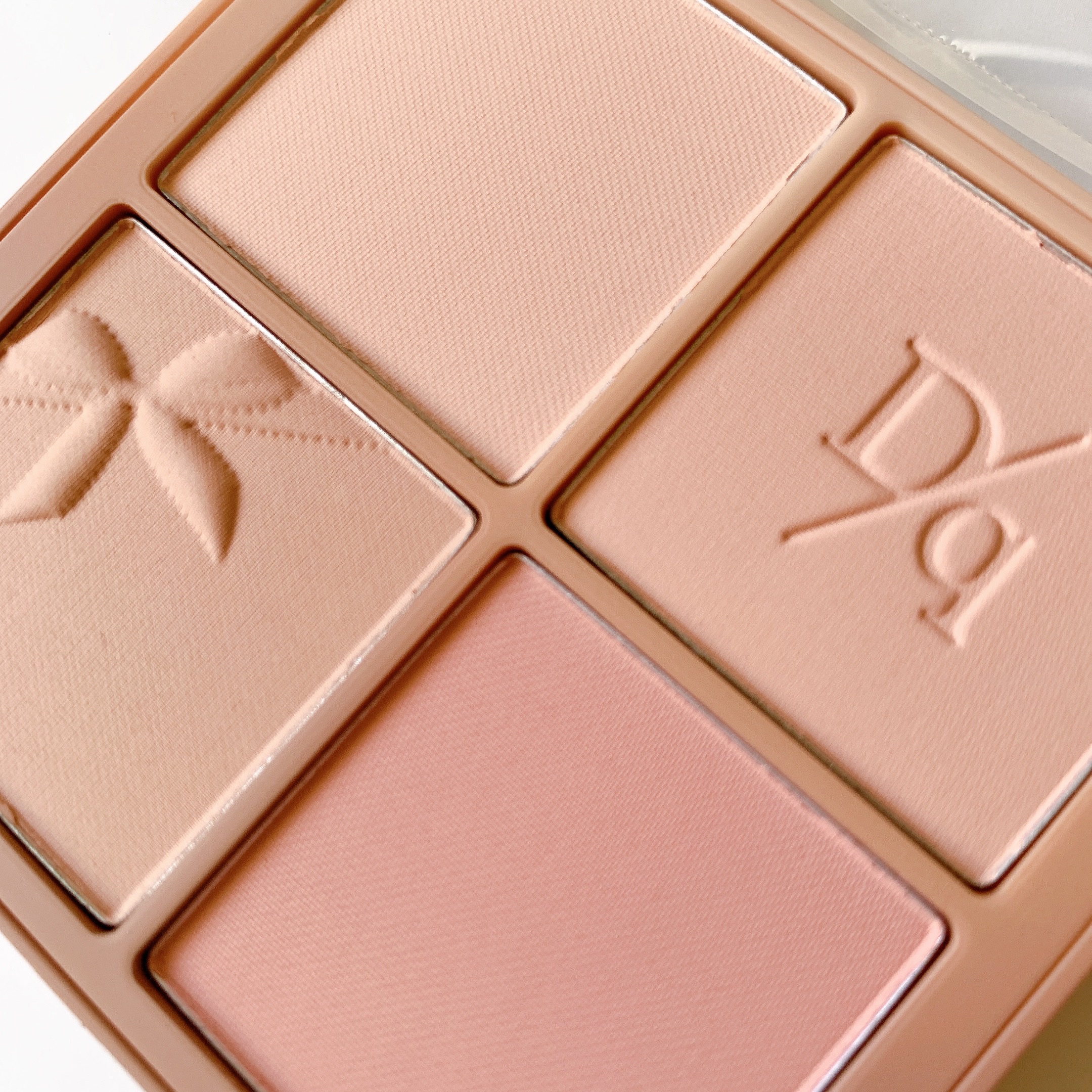 ブレンディングムードチーク/dasique/パウダーチークを使ったクチコミ（2枚目）