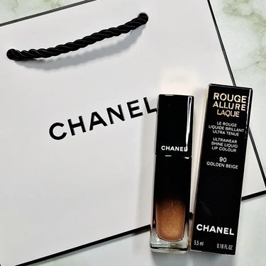 2023年、CHANELのクリスマスコフレ🎄🌟
 
 
10月27日限定発売💖

ホリデー メークアップ コレクション 2023
 
狂騒の20年代のきらびやかな文化や華やかなアールデコ様式。
ホリデー