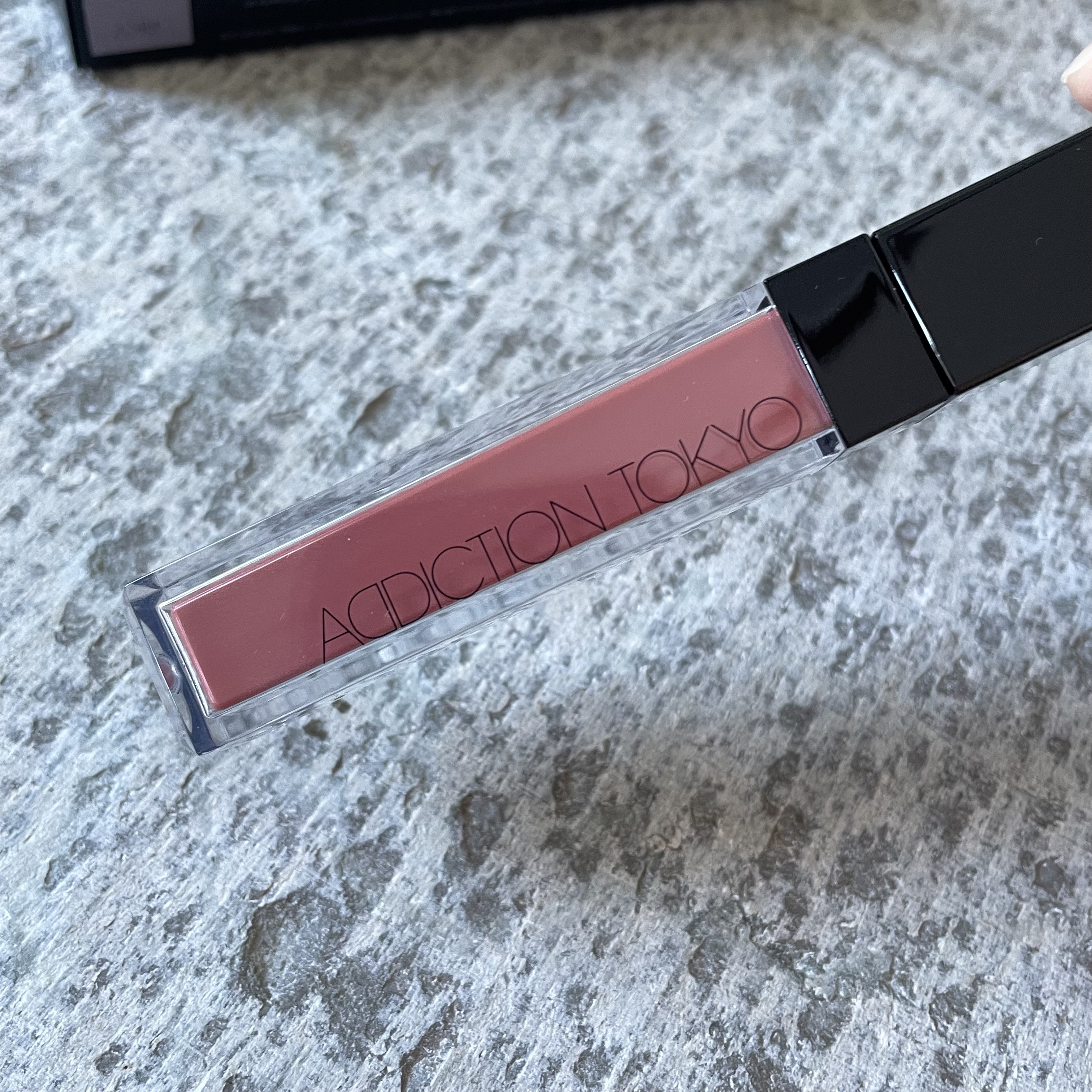 アディクション　リップ セラム ティント 003 Rose Tan/ADDICTION/リップティントを使ったクチコミ（2枚目）