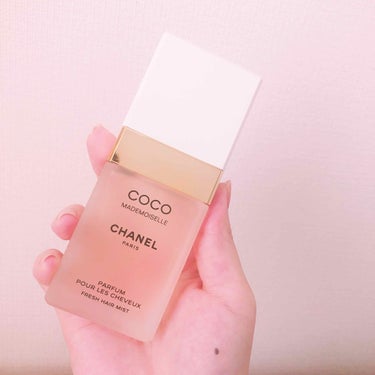 CHANEL 
ココマドモワゼル フレッシュヘアミスト

大好きなCHANELのヘアミストです☺️

今まではDiorのミスディオールを愛用
してたんですが、少し大人な女性の香りも
取り入れたくてこちら