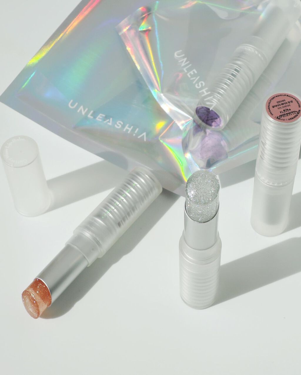 グリッタリーウェブリップバーム/unleashia/リップケアを使ったクチコミ（3枚目）