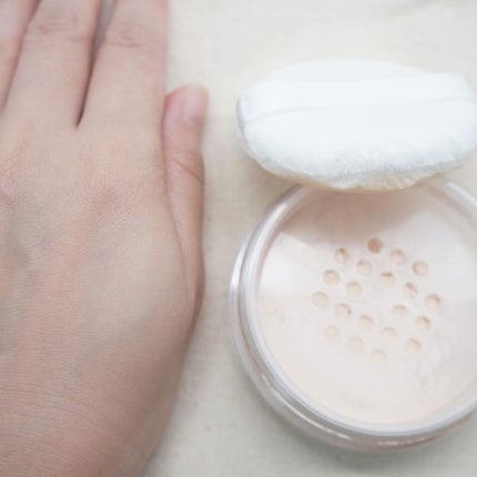 シルキーフィットパウダー /コモエース/ルースパウダーを使ったクチコミ(1枚目)