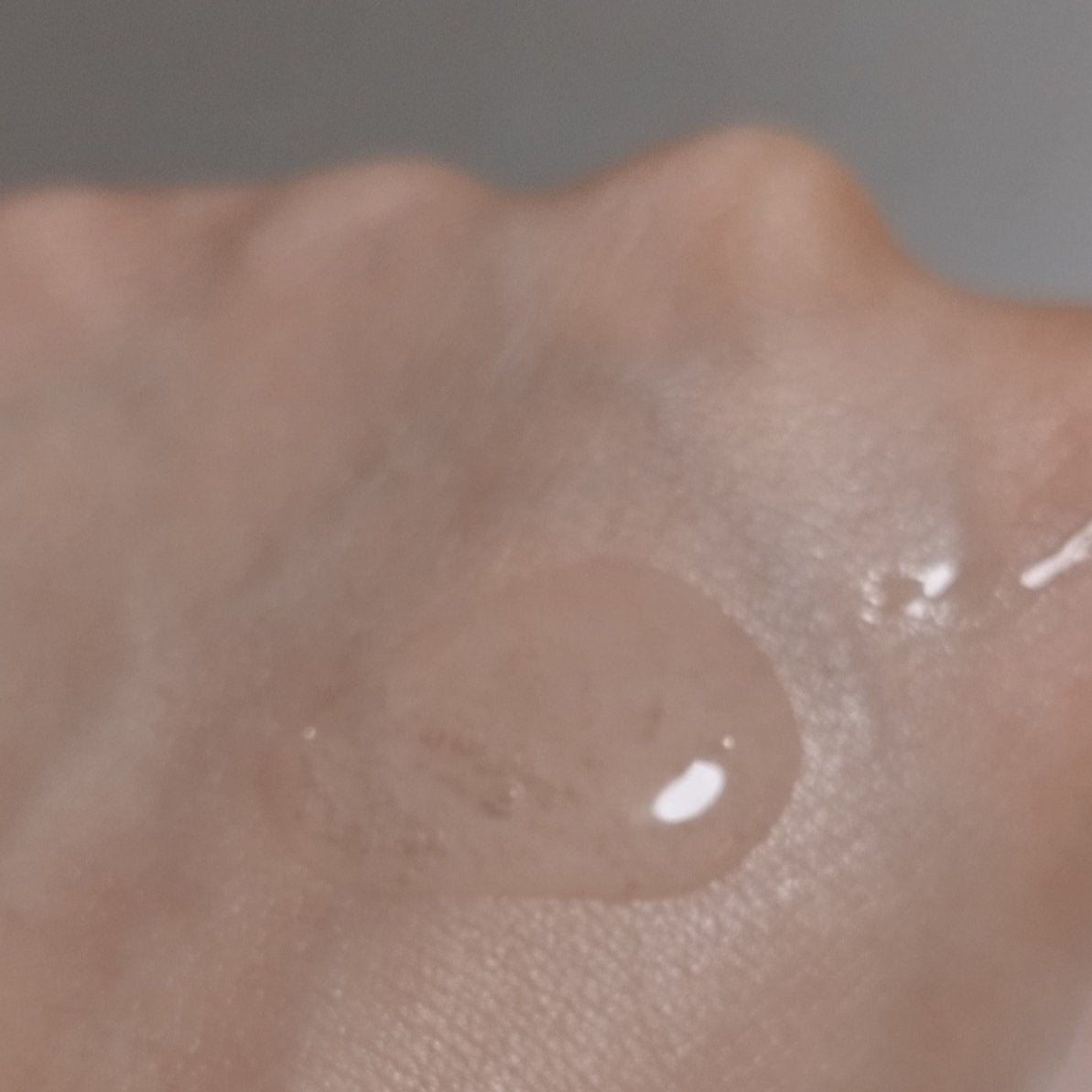 乾燥さん 薬用水分力ブライトニングエッセンス【医薬部外品】/乾燥さん/美容液を使ったクチコミ(3枚目)