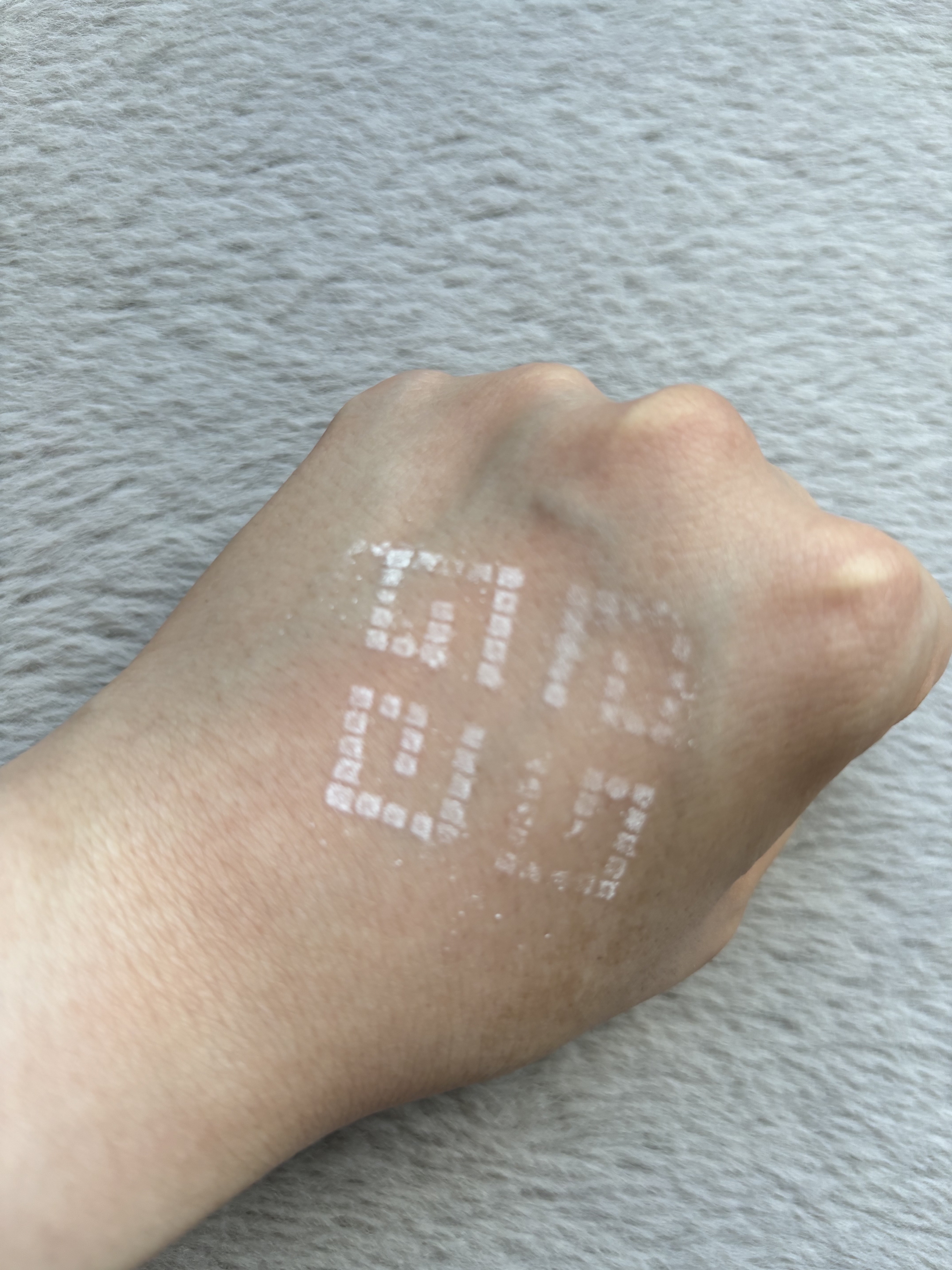 プリズム・リーブル/GIVENCHY/ルースパウダーを使ったクチコミ（3枚目）