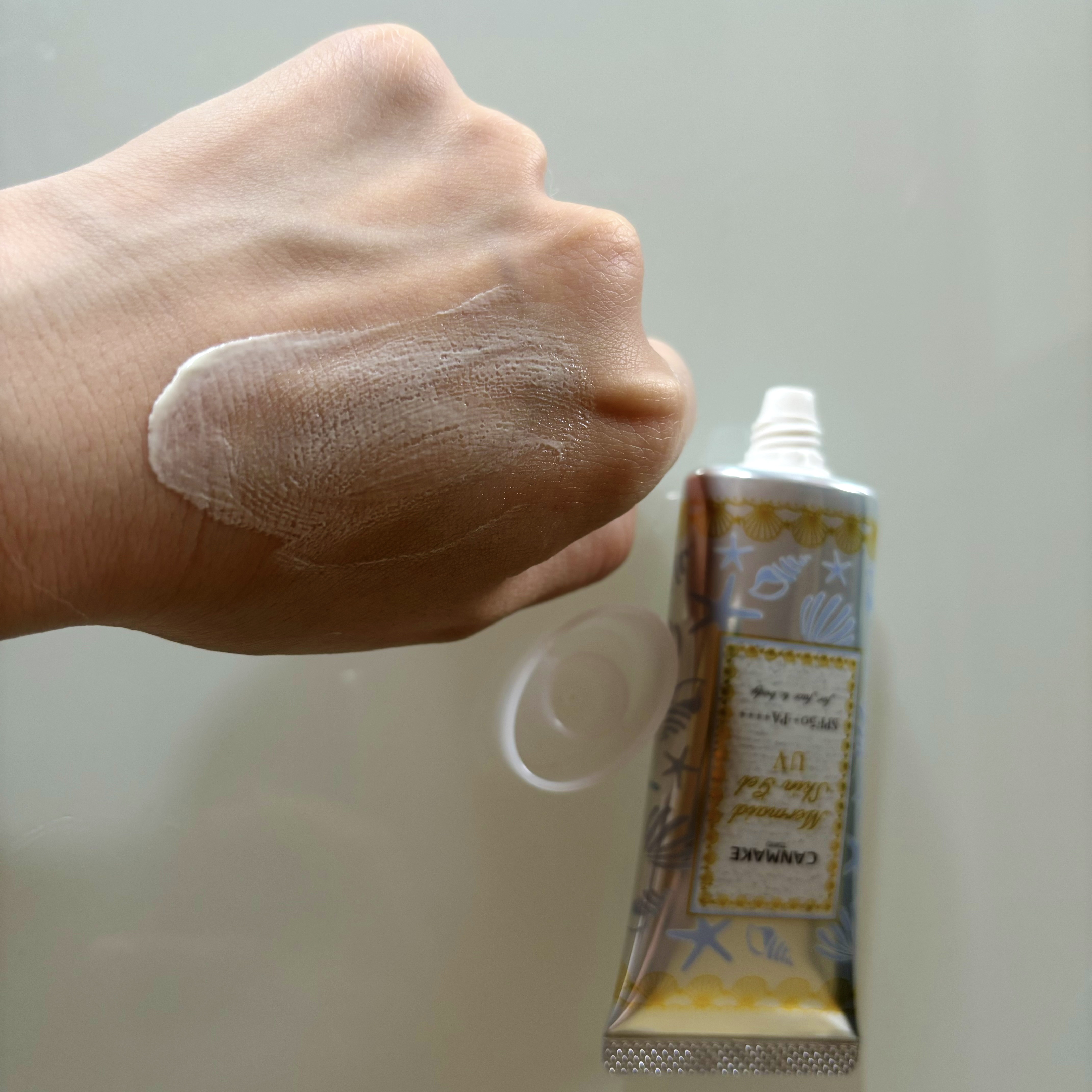 マーメイドスキンジェルUV 02 ホワイト/キャンメイク/日焼け止めジェルを使ったクチコミ（2枚目）