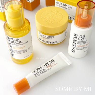 SOME BY MI（サムバイミー）の新作アイテム💛🧡


6月に新発売となったゆずナイアシンシリーズ✨
従来製品よりもナイアシンアミドの含有量も増えてリニューアル🍃
パッケージもお洒落さが増しました🪄