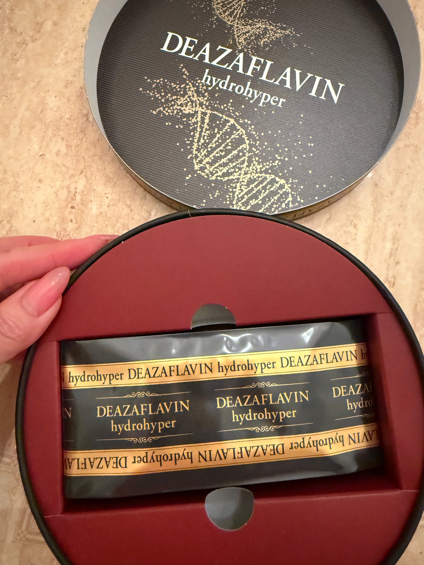 Shiho Arai on LIPS 「エステプロ・ラボ「デアザフラビンハイドロハイパー」お..」(1枚目)