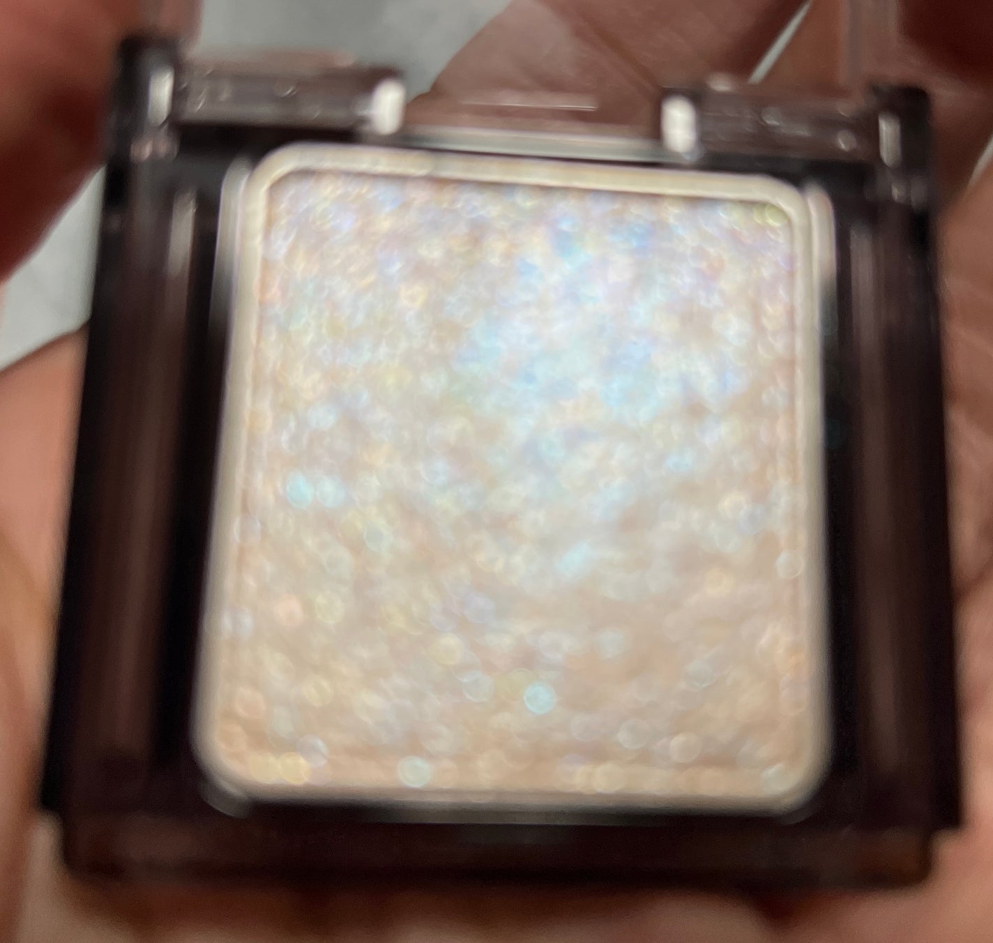 シアー グリッターアイズ/KiSS/単色アイシャドウを使ったクチコミ(3枚目)