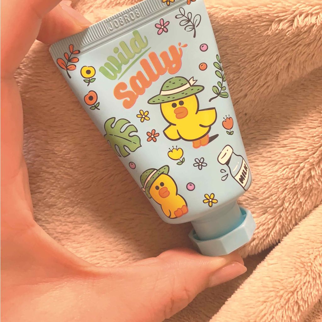 MISSHA ラブシークレット ハンドクリーム(GG)のクチコミ「コリアンタウン購入品

完全パケ買い😂
えっ。かわいっ。すぐカゴにポン👍

380円

香りは.....」（1枚目）