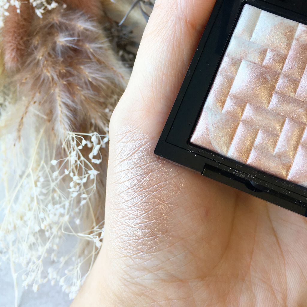 ハイライティング パウダー 01 ピンクグロウ(ミニ)/BOBBI BROWN/パウダーハイライトを使ったクチコミ（3枚目）