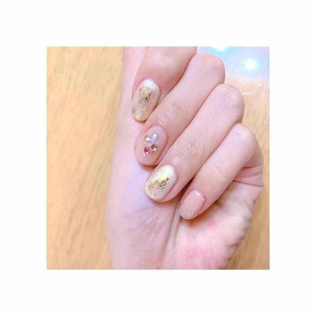 レイチェル on LIPS 「あけましておめでとうございます☀今年はまだネイルしてませんが去..」(2枚目)