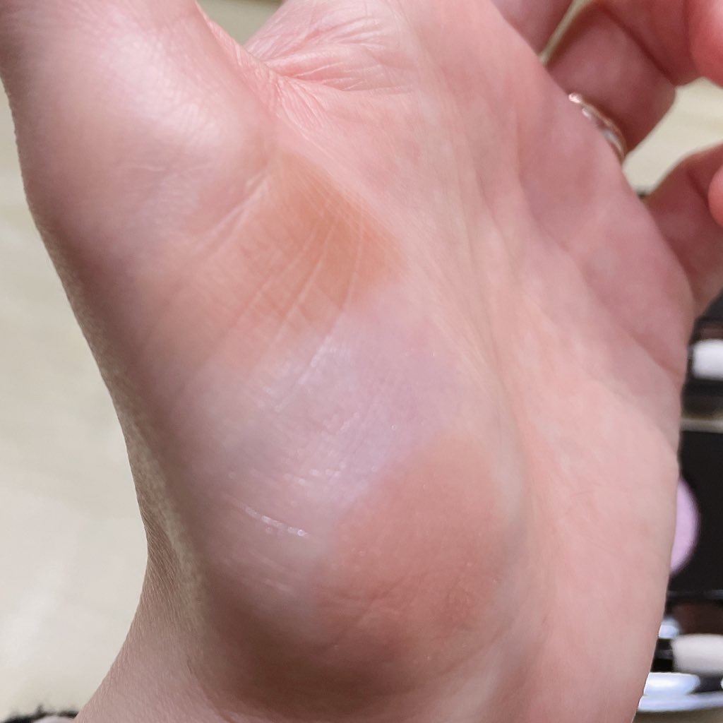 オンブル エサンシエル/CHANEL/単色アイシャドウを使ったクチコミ（3枚目）