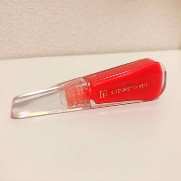 LIP38℃〈+3℃〉
リップグロス

流行りに乗って買ってみたけど
わたしは、あんまりだったかな、、😴
濃い色が好きなので
これは、グロスとしてしか使えないかな、、
と言った感じです。