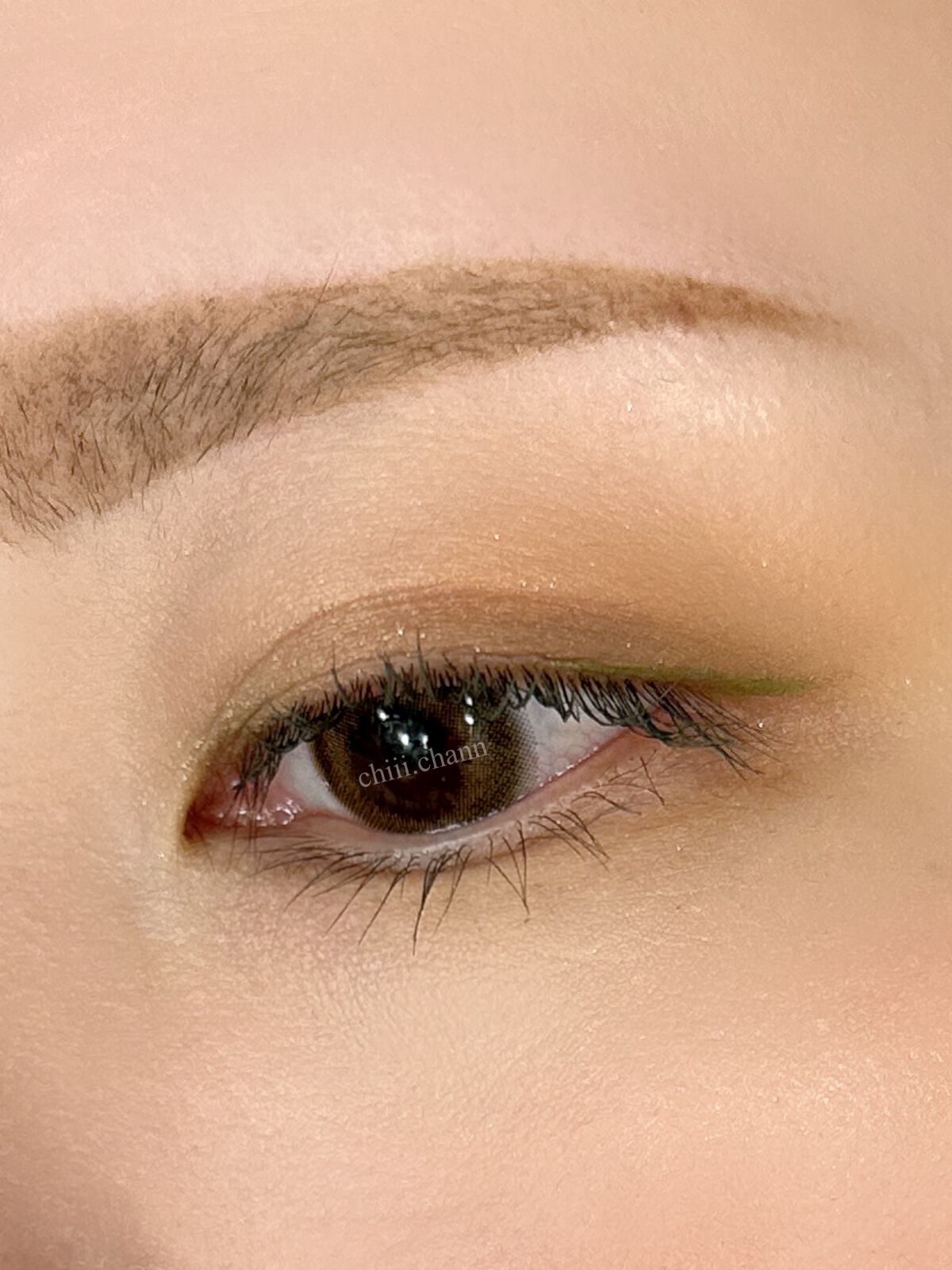 花西子 8色マルチパレット(タイ族限定版)/花西子/アイシャドウパレットを使ったクチコミ(4枚目)