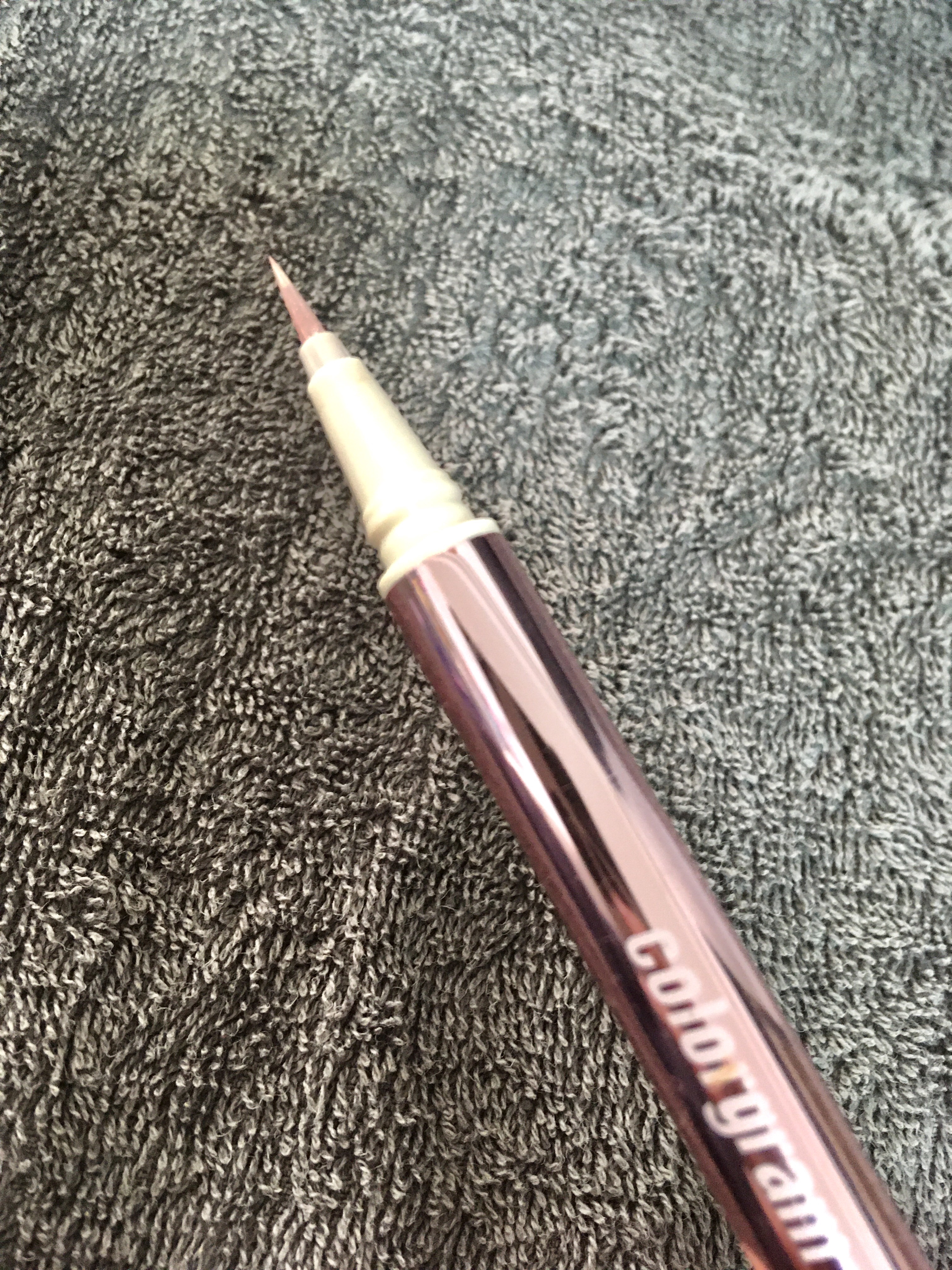 ミルクブリングリッターライナー/Colorgram/リキッドアイライナーを使ったクチコミ（1枚目）