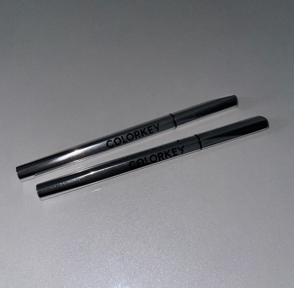 フローティングカラーリキッドアイライナー
（Floating Color Liquid Eyeliner）

公式サイト：https://jp.colorkey.com/products/liquid-eye-liner

涙・汗・皮脂に強