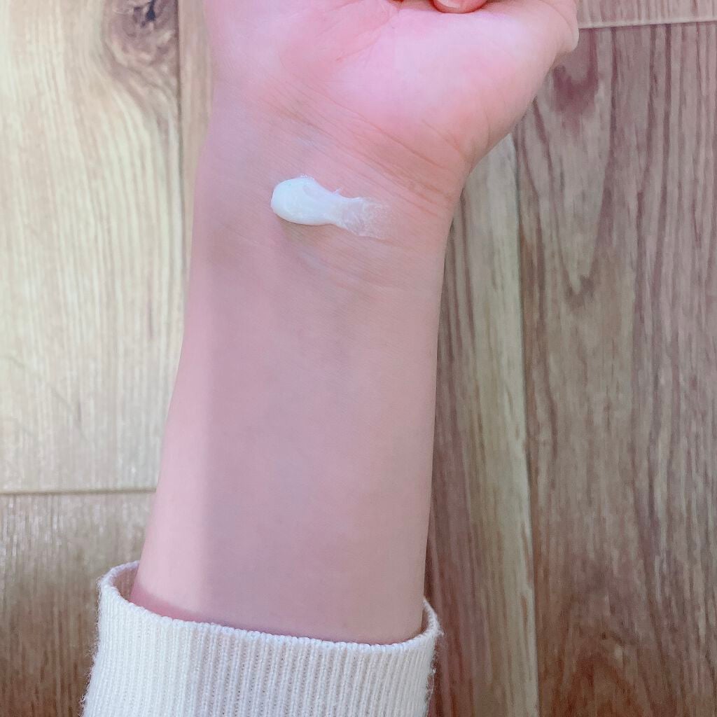 スノーホワイトプリンセスアップル&プリンセスローズ/スノーホワイトプリンセス/ハンドクリームを使ったクチコミ(2枚目)