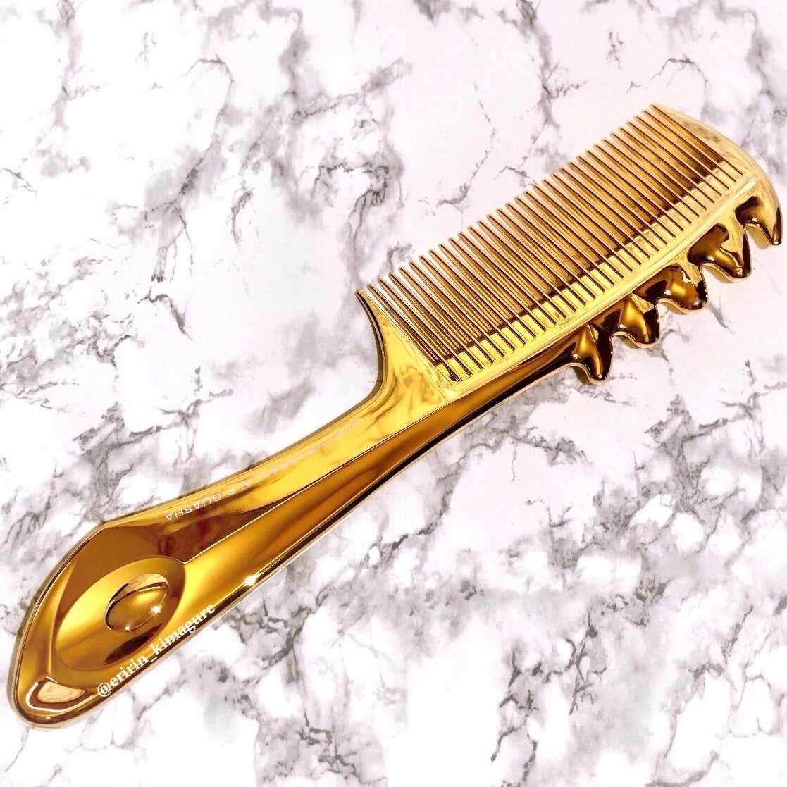 K24GP スカルプカッサ ゴールド/LOVECHROME/ヘアコームを使ったクチコミ(6枚目)