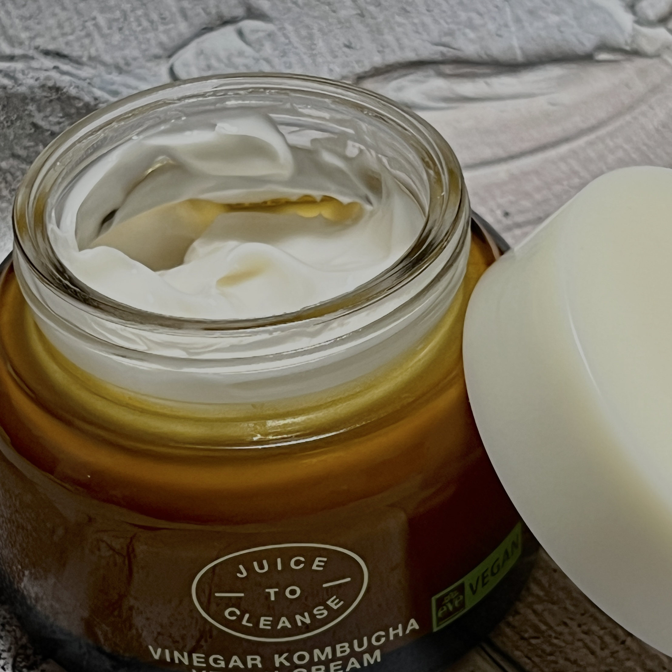 ビネガー コンブチャヴィーガン クリーム/JUICE TO CLEANSE/フェイスクリームを使ったクチコミ（2枚目）