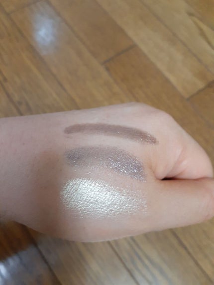 UR GLAM POWDER EYESHADOW/U R GLAM/単色アイシャドウを使ったクチコミ(3枚目)