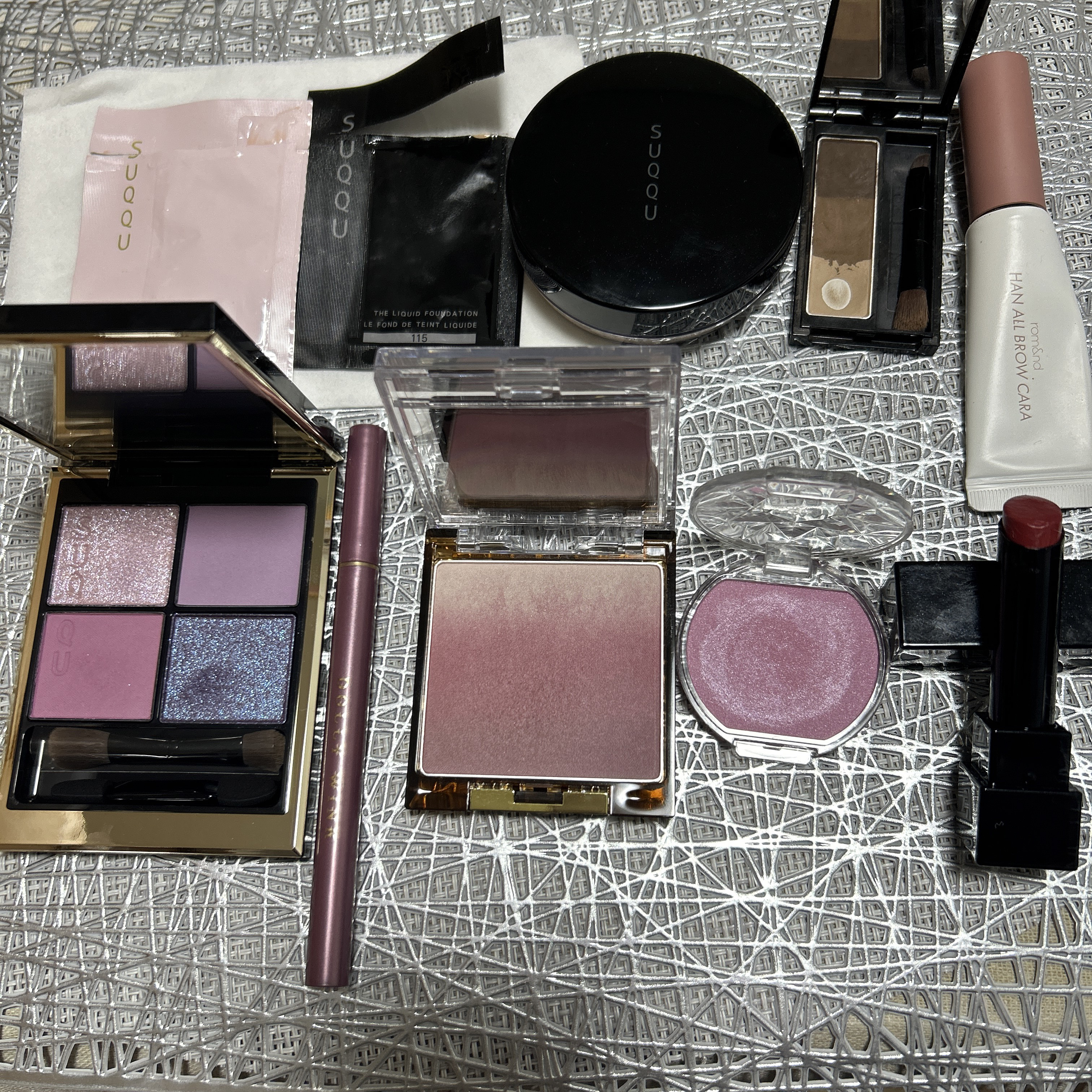 オイル リッチ グロウ ルース パウダー/SUQQU/ルースパウダーを使ったクチコミ（2枚目）