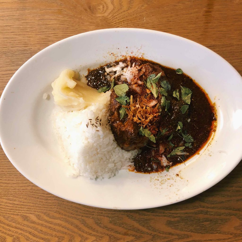 ゴマフアザラシ on LIPS 「お店:LAND食べるたびに、ここのカレーが一番うまいんじゃない..」(1枚目)